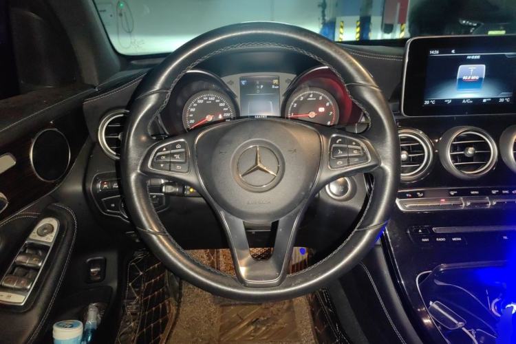 Used Mercedes-Benz GLC 2017 GLC 260 4MATIC Luxury Model Steering Wheel
