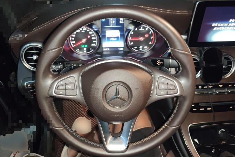 Used Mercedes-Benz GLC 2017 GLC 300 4MATIC Luxury Model Steering Wheel