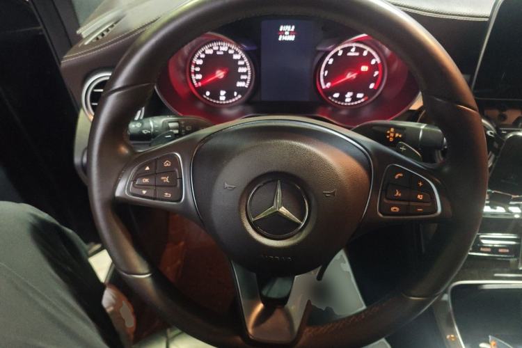 Used Mercedes-Benz GLC 2017 GLC 260 4MATIC Dynamic Edition Steering Wheel
