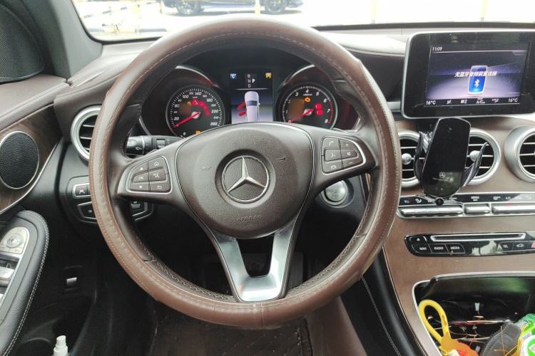 Used Mercedes-Benz GLC 2017 GLC 300 4MATIC Sport Edition Steering Wheel