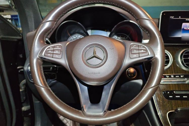 Used Mercedes-Benz GLC 2017 GLC 260 4MATIC Dynamic Edition Steering Wheel