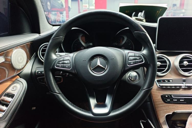 Used Mercedes-Benz GLC 2017 GLC 300 4MATIC Luxury Model Steering Wheel