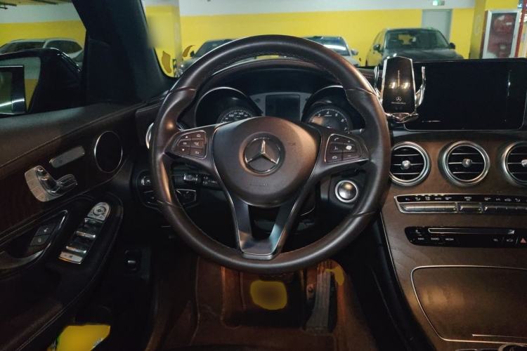 Used Mercedes-Benz GLC 2017 GLC 300 4MATIC Sport Edition Steering Wheel
