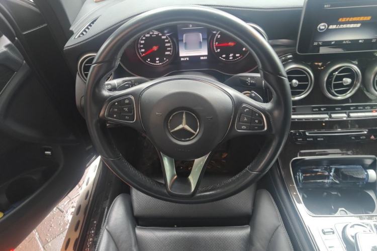 Used Mercedes-Benz GLC 2017 GLC 260 4MATIC Dynamic Edition Steering Wheel