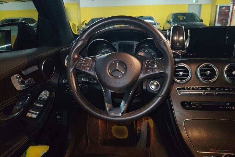 Used Mercedes-Benz GLC 2017 GLC 300 4MATIC Sport Edition Steering Wheel