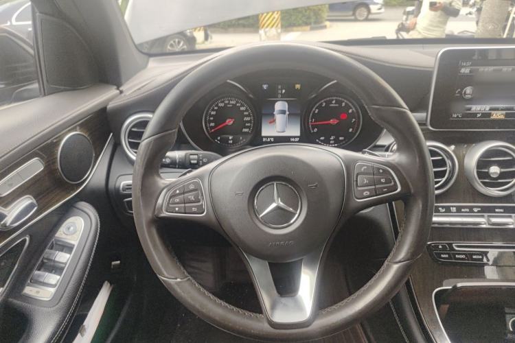 Used Mercedes-Benz GLC 2017 GLC 260 4MATIC Dynamic Edition Steering Wheel