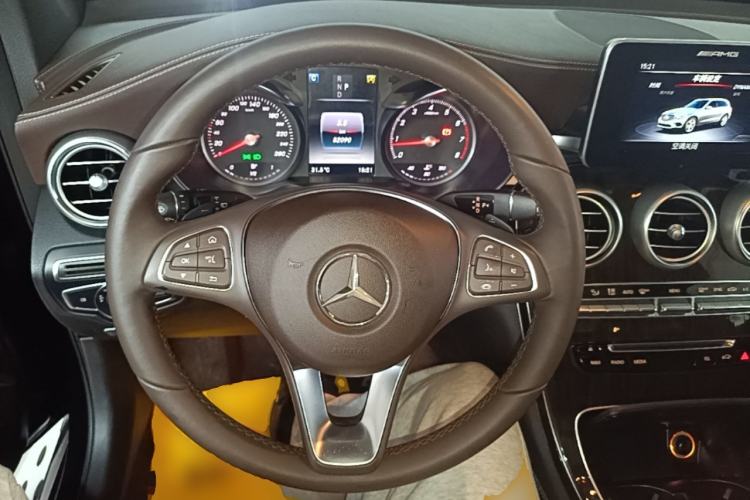 Used Mercedes-Benz GLC 2017 GLC 260 4MATIC Dynamic Edition Steering Wheel