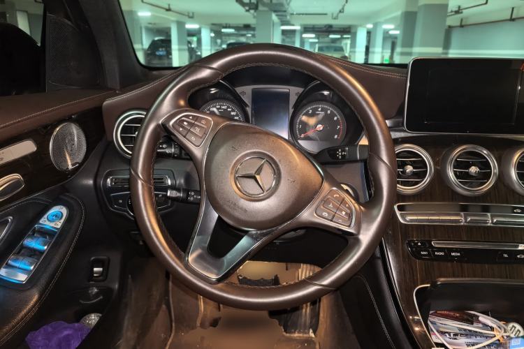 Used Mercedes-Benz GLC 2017 GLC 260 4MATIC Dynamic Edition Steering Wheel