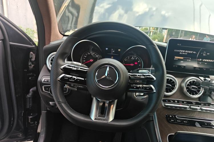 Used Mercedes-Benz GLC 2017 GLC 300 4MATIC Luxury Model Steering Wheel