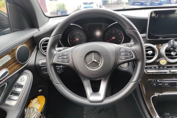 Used Mercedes-Benz GLC 2017 GLC 260 4MATIC Dynamic Edition Steering Wheel