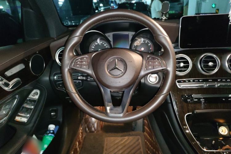 Used Mercedes-Benz GLC 2017 GLC 260 4MATIC Dynamic Edition Steering Wheel