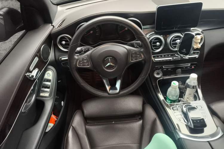 Used Mercedes-Benz GLC 2017 GLC 260 4MATIC Dynamic Edition Steering Wheel