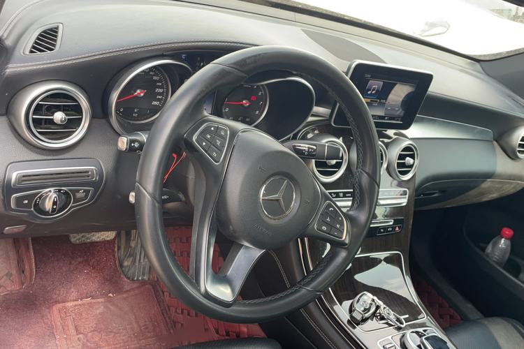 Used Mercedes-Benz GLC 2017 GLC 260 4MATIC Dynamic Edition Steering Wheel