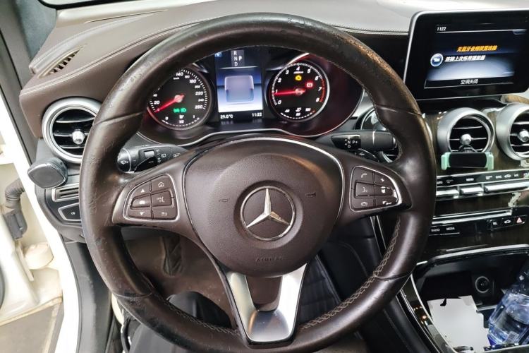 Used Mercedes-Benz GLC 2017 GLC 260 4MATIC Dynamic Edition Steering Wheel