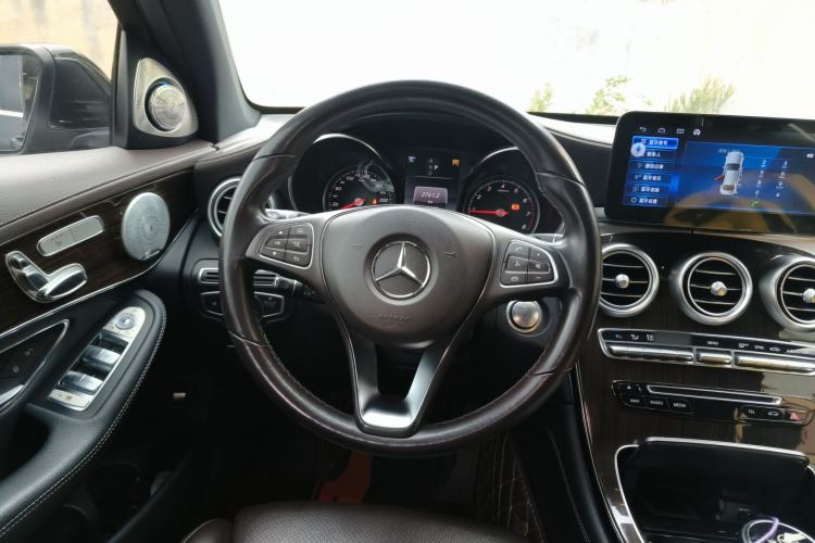 Used Mercedes-Benz GLC 2017 GLC 260 4MATIC Dynamic Edition Steering Wheel