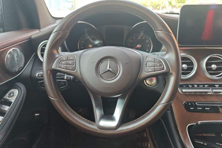 Used Mercedes-Benz GLC 2017 GLC 300 4MATIC Sport Edition Steering Wheel
