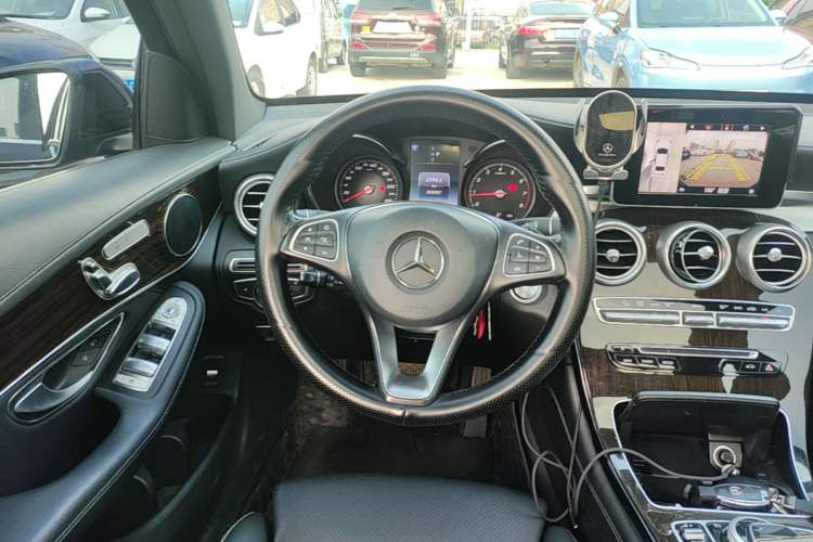 Used Mercedes-Benz GLC 2017 GLC 260 4MATIC Dynamic Edition Steering Wheel