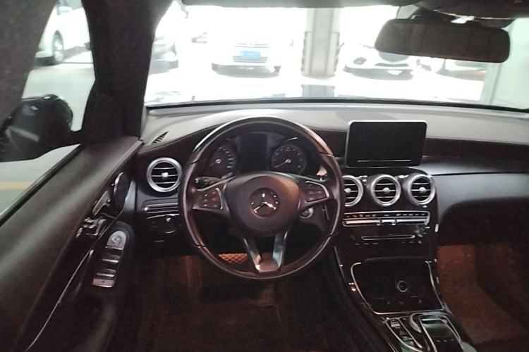 Used Mercedes-Benz GLC 2017 GLC 260 4MATIC Dynamic Edition Steering Wheel