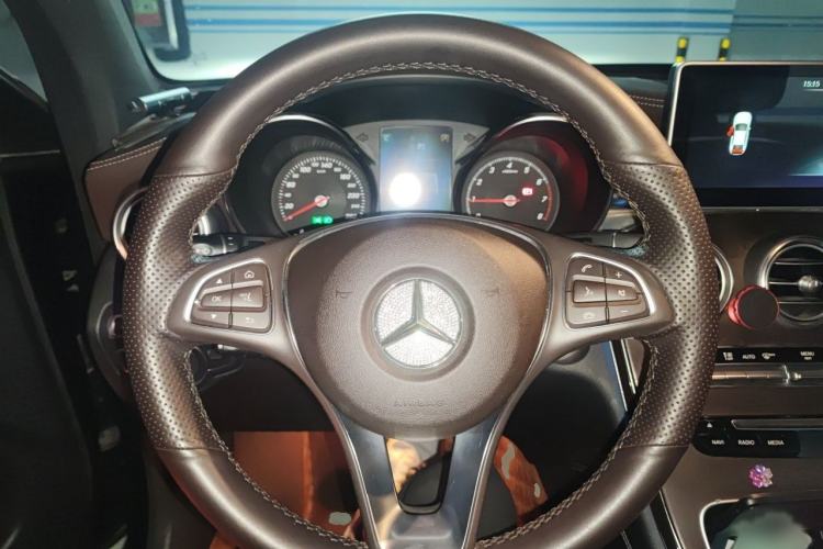 Used Mercedes-Benz GLC 2017 GLC 300 4MATIC Sport Edition Steering Wheel