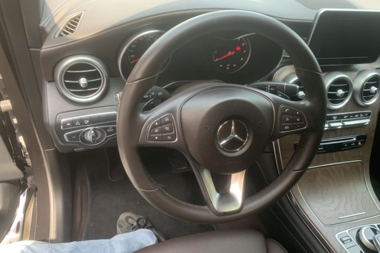 Used Mercedes-Benz GLC 2017 GLC 300 4MATIC Sport Edition Steering Wheel