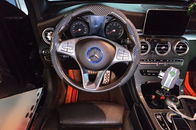 Used Mercedes-Benz GLC 2017 GLC 260 4MATIC Luxury Model Steering Wheel