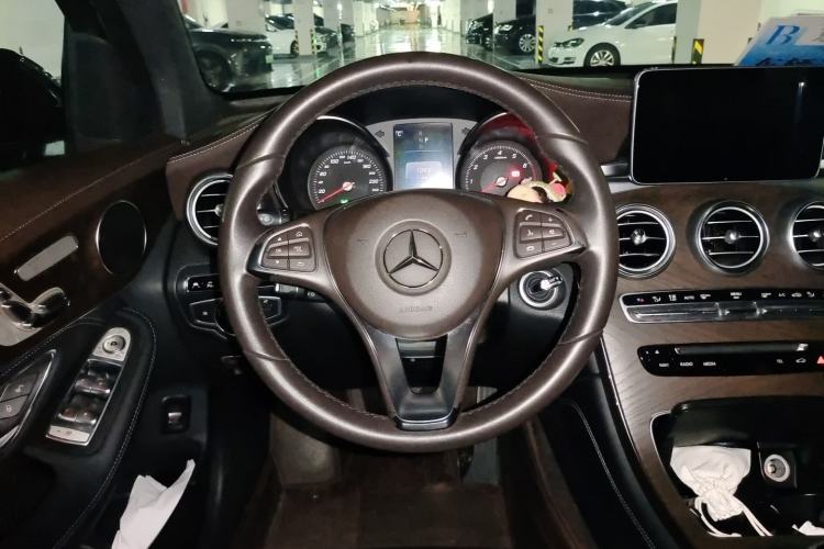 Used Mercedes-Benz GLC 2017 GLC 300 4MATIC Sport Edition Steering Wheel