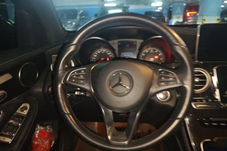 Used Mercedes-Benz GLC 2017 GLC 260 4MATIC Dynamic Edition Steering Wheel