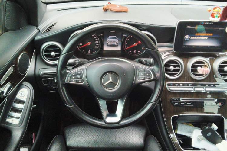 Used Mercedes-Benz GLC 2017 GLC 260 4MATIC Dynamic Edition Steering Wheel