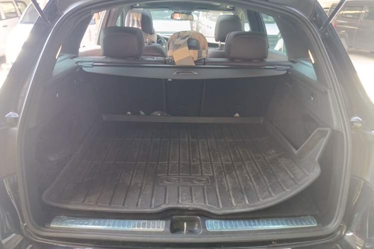 Used Mercedes-Benz GLC 2017 GLC 260 4MATIC Luxury Model Trunk