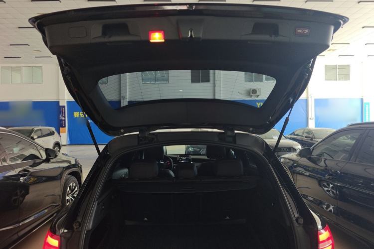 Used Mercedes-Benz GLC 2017 GLC 300 4MATIC Sport Edition Trunk