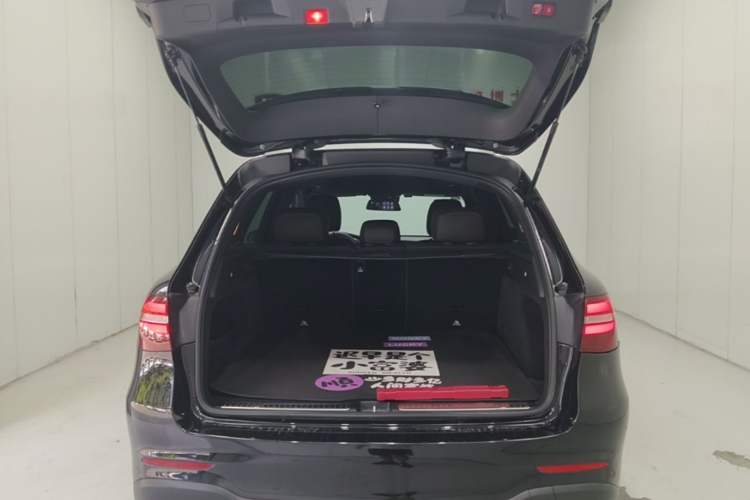 Used Mercedes-Benz GLC 2017 GLC 260 4MATIC Luxury Model Trunk
