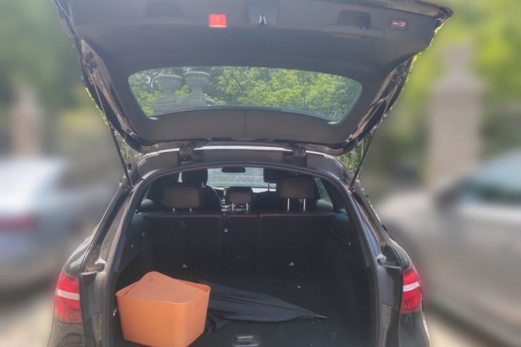 Used Mercedes-Benz GLC 2017 GLC 260 4MATIC Dynamic Edition Trunk