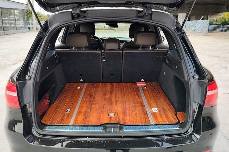 Used Mercedes-Benz GLC 2017 GLC 260 4MATIC Luxury Model Trunk