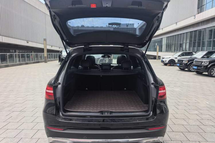 Used Mercedes-Benz GLC 2017 GLC 200 4MATIC Trunk