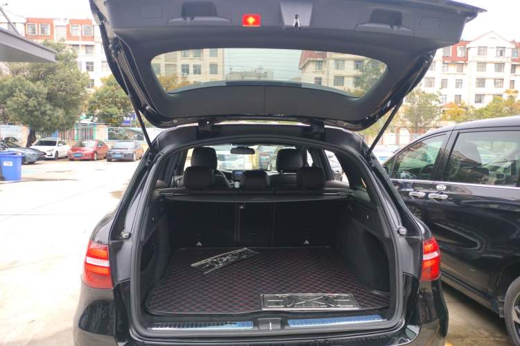 Used Mercedes-Benz GLC 2017 GLC 200 4MATIC Trunk