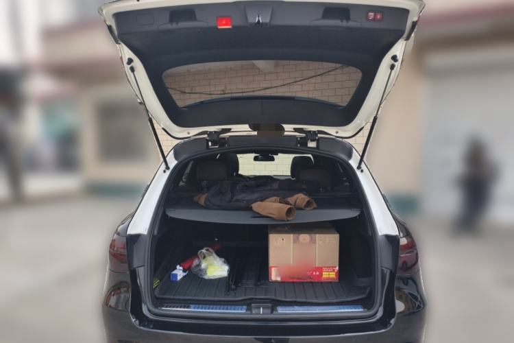 Used Mercedes-Benz GLC 2017 GLC 260 4MATIC Dynamic Edition Trunk