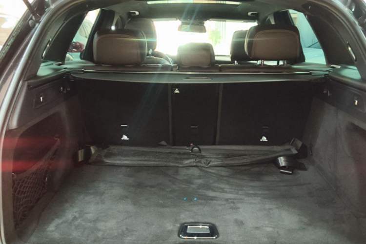 Used Mercedes-Benz GLC 2017 GLC 260 4MATIC Luxury Model Trunk