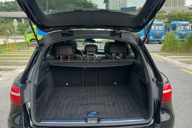 Used Mercedes-Benz GLC 2017 GLC 260 4MATIC Dynamic Edition Trunk