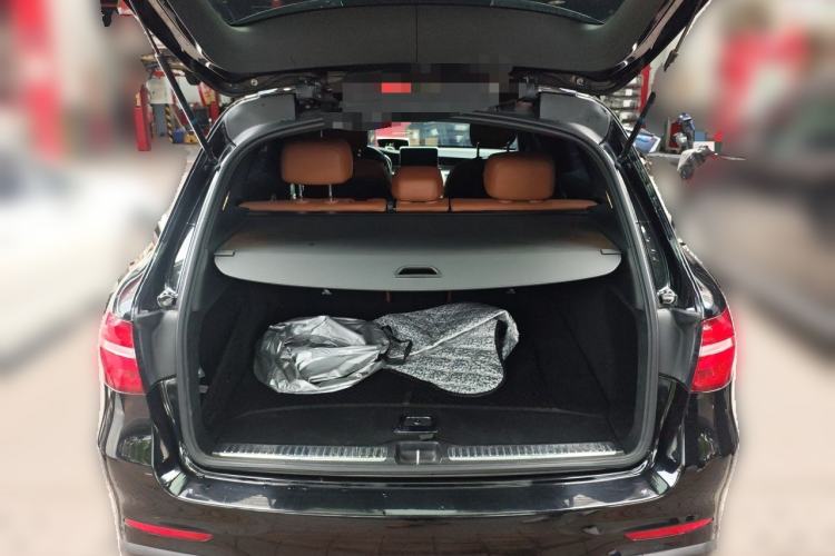 Used Mercedes-Benz GLC 2017 GLC 300 4MATIC Luxury Model Trunk
