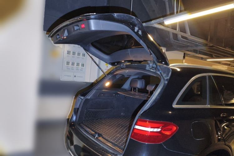 Used Mercedes-Benz GLC 2017 GLC 260 4MATIC Dynamic Edition Trunk