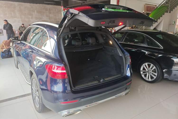 Used Mercedes-Benz GLC 2017 GLC 200 4MATIC Trunk