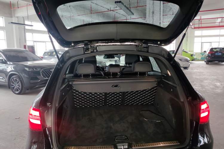 Used Mercedes-Benz GLC 2017 GLC 260 4MATIC Luxury Model Trunk