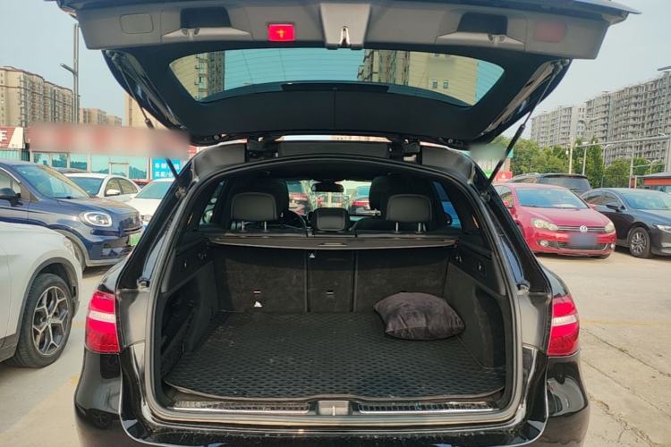 Used Mercedes-Benz GLC 2017 GLC 260 4MATIC Dynamic Edition Trunk