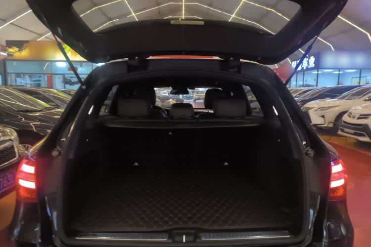 Used Mercedes-Benz GLC 2017 GLC 260 4MATIC Luxury Model Trunk