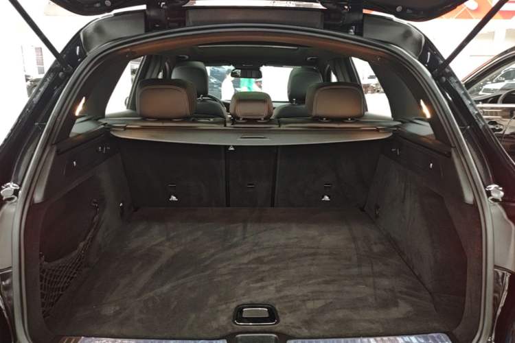 Used Mercedes-Benz GLC 2017 GLC 260 4MATIC Luxury Model Trunk