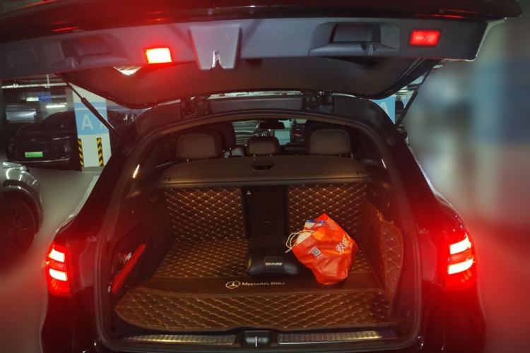 Used Mercedes-Benz GLC 2017 GLC 260 4MATIC Dynamic Edition Trunk