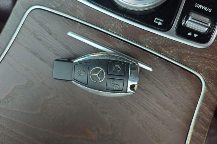 Used Mercedes-Benz GLC 2017 GLC 300 4MATIC Sport Edition Vehicle Key