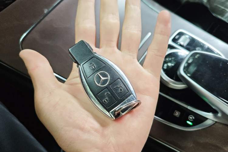 Used Mercedes-Benz GLC 2017 GLC 300 4MATIC Sport Edition Vehicle Key