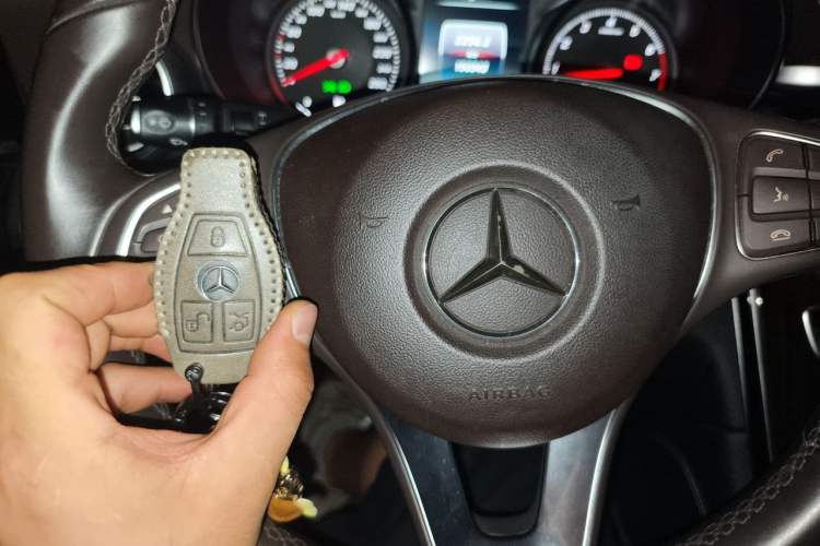 Used Mercedes-Benz GLC 2017 GLC 260 4MATIC Dynamic Edition Vehicle Key
