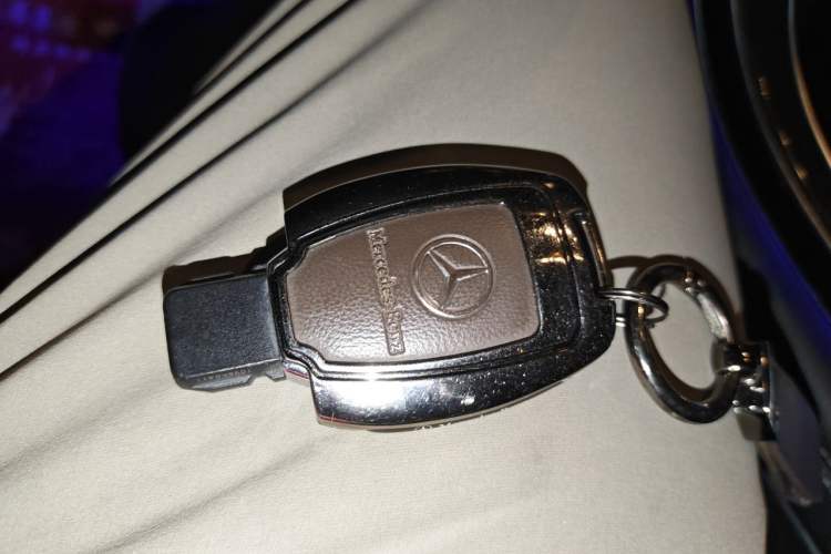 Used Mercedes-Benz GLC 2017 GLC 260 4MATIC Luxury Model Vehicle Key